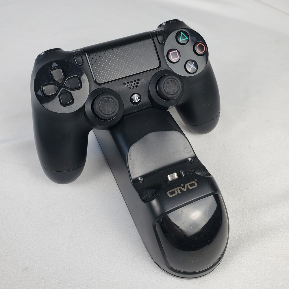 Sony DualShock 4 Wireless PS4 Controller Black w/ OIVO 2 Controller Charge Dock